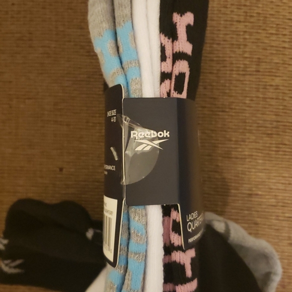 Reebok Ladies Quarter Cut Socks - 6 Pair - Picture 5 of 6